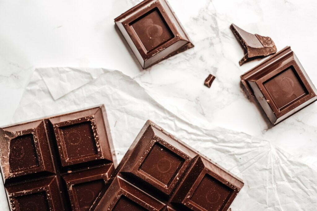 μαύρη σοκολάτα μπορεί να έχει οφέλη για την καρδιά σε ενήλικες